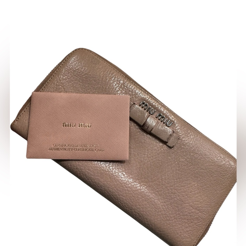 Beautiful MIU MIU Pink Wallet💘